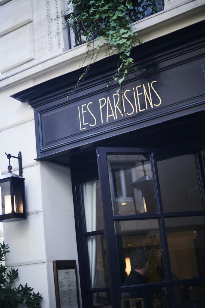 Entrée du restaurant Les Parisiens